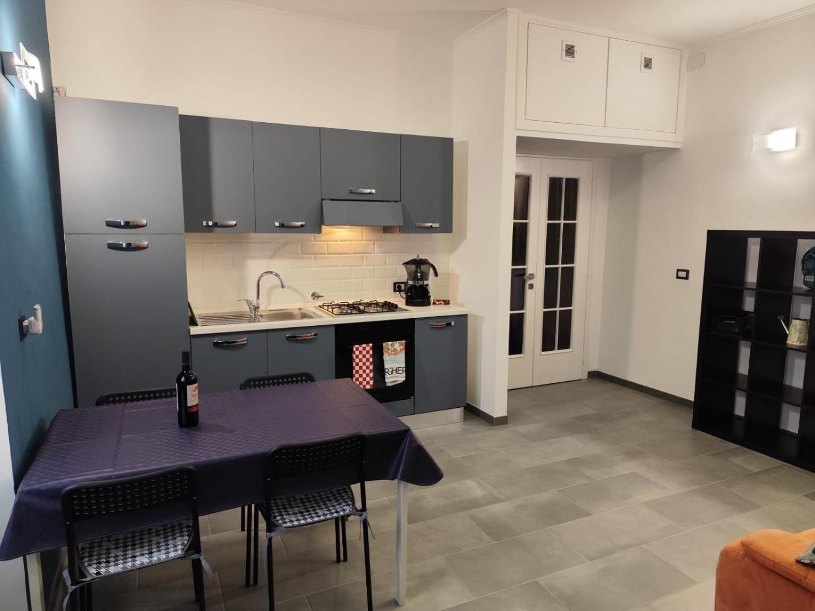 Casa Gaia A 2 Passi Dalla Metro A E C Appartamento